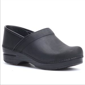 Dansko Black Suede Leather shoes